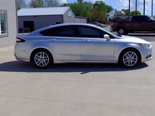 Ingot Silver Metallic 2014 Ford Fusion SE