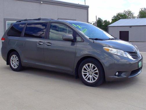 Green 2012 Toyota Sienna XLE