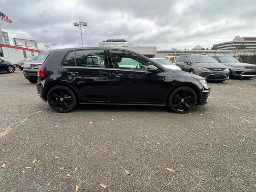 2017 Volkswagen Golf GTI 2.0T S 4-Door