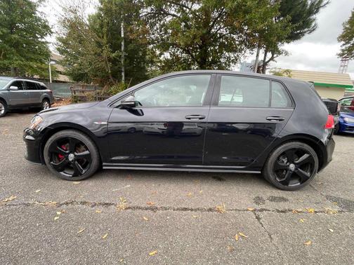 2017 Volkswagen Golf GTI 2.0T S 4-Door