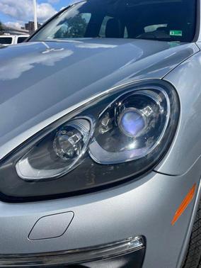 2017 Porsche Cayenne Platinum Edition