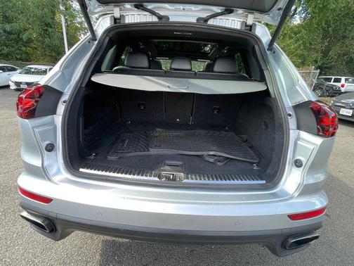 Rhodium Silver Metallic 2017 Porsche Cayenne Platinum Edition