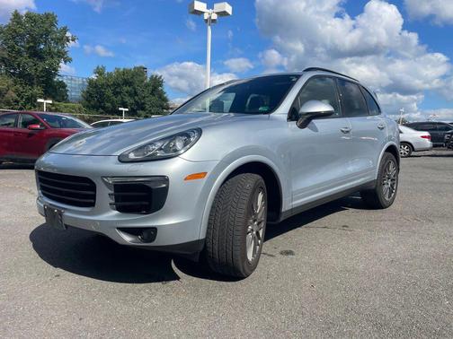 2017 Porsche Cayenne Platinum Edition