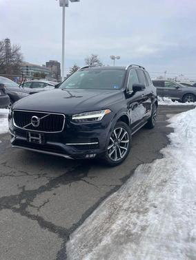 2017 Volvo XC90 T6 Momentum