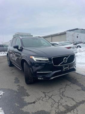 2017 Volvo XC90 T6 Momentum