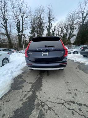 2017 Volvo XC90 T6 Momentum