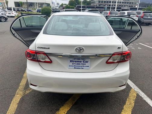 Super White 2013 Toyota Corolla LE