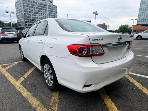 Super White 2013 Toyota Corolla LE