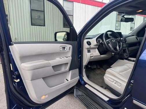 Modern Steel Metallic 2015 Honda Pilot SE