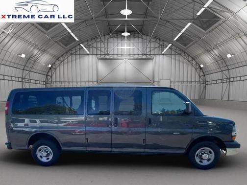 Cyber Gray Metallic 2016 Chevrolet Express 3500 LT