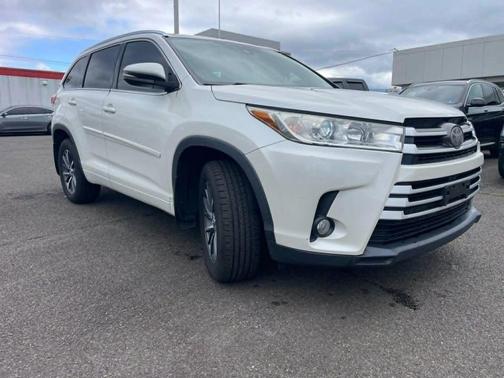 Blizzard Pearl 2017 Toyota Highlander XLE