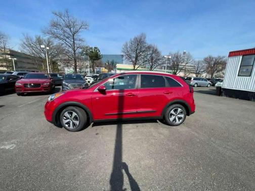 Crimson Red 2018 Kia Niro LX