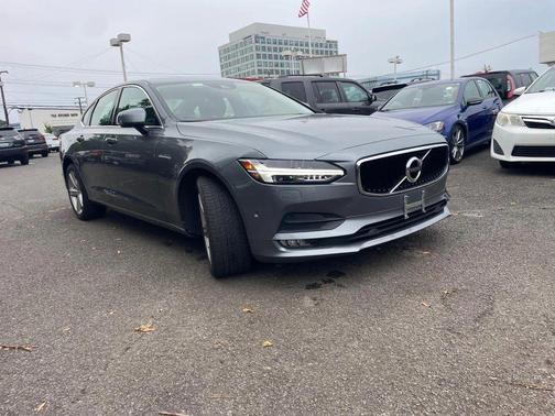 2017 Volvo S90 T5 Momentum