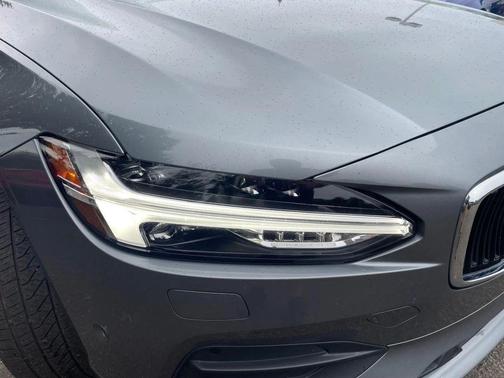 2017 Volvo S90 T5 Momentum