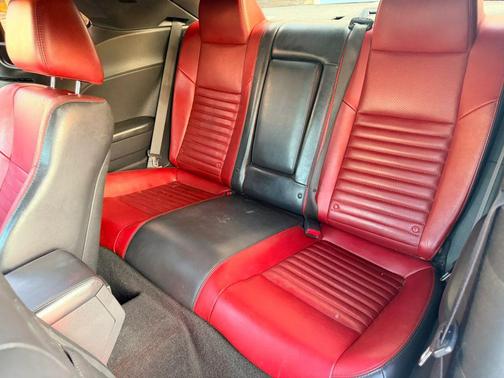 Granite Crystal Metallic Clearcoat 2014 Dodge Challenger R/T