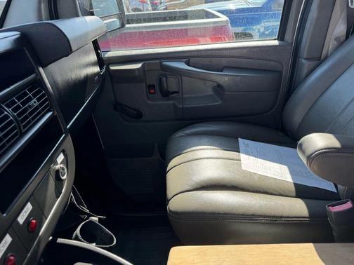 Summit White 2012 Chevrolet Express 2500 Work Van
