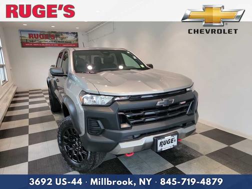 Sterling Gray Metallic 2024 Chevrolet Colorado Trail Boss