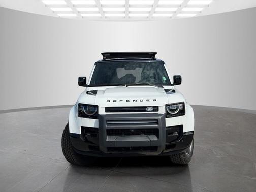 Fuji White 2026 Land Rover Defender 110 X-Dynamic SE
