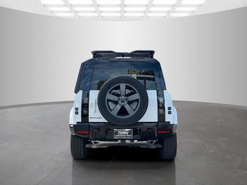 Fuji White 2026 Land Rover Defender 110 X-Dynamic SE