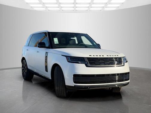 Ostuni Pearl White 2026 Land Rover Range Rover P615 SV