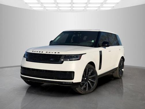 Ostuni Pearl White 2026 Land Rover Range Rover P615 SV