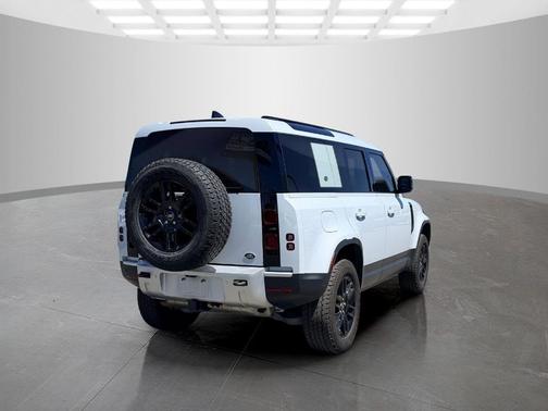 Yulong White 2023 Land Rover Defender 110 S