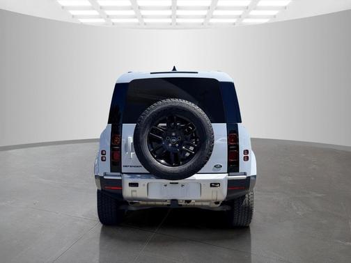 Yulong White 2023 Land Rover Defender 110 S