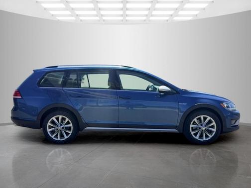Silk Blue Metallic 2018 Volkswagen Golf Alltrack TSI SE
