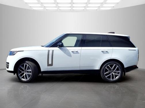 Fuji White 2026 Land Rover Range Rover P400 SE