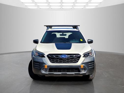 Crystal White Pearl 2022 Subaru Outback Wilderness