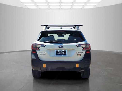 Crystal White Pearl 2022 Subaru Outback Wilderness