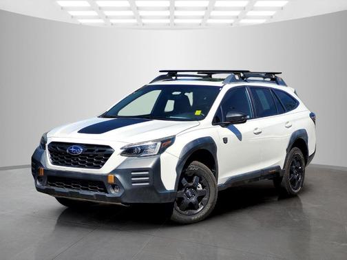 Crystal White Pearl 2022 Subaru Outback Wilderness