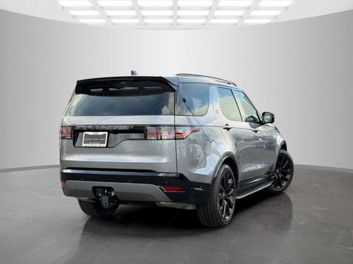 Eiger Grey 2026 Land Rover Discovery Dynamic SE