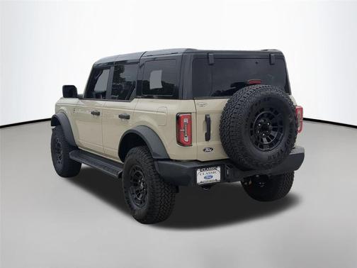 Desert Sand 2026 Ford Bronco Outer Banks