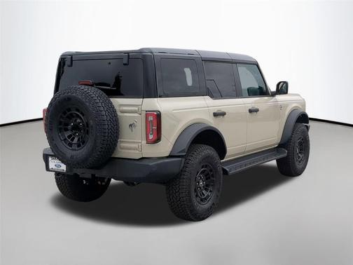 Desert Sand 2026 Ford Bronco Outer Banks