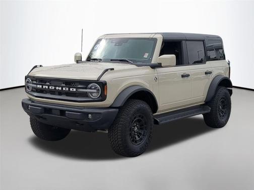 Desert Sand 2026 Ford Bronco Outer Banks