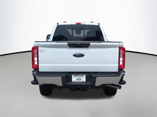 Oxford White 2026 Ford F-250 XLT