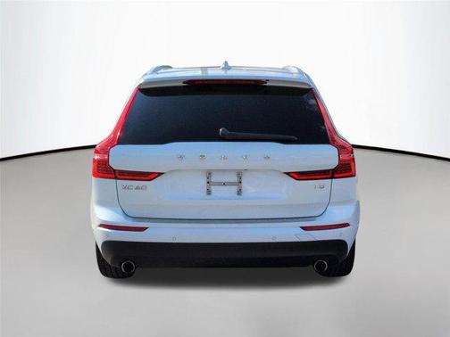 Ice White 2019 Volvo XC60 T5 Momentum