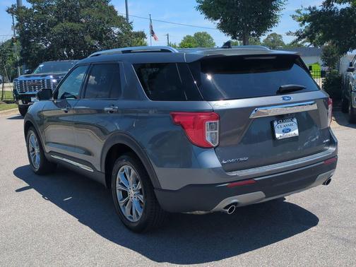 Carbonized Gray Metallic 2023 Ford Explorer Limited