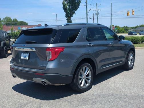 Carbonized Gray Metallic 2023 Ford Explorer Limited