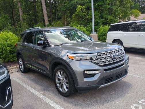 Carbonized Gray Metallic 2023 Ford Explorer Limited