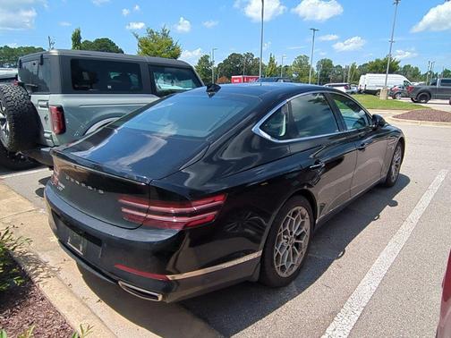 Vik Black 2022 Genesis G80 2.5T RWD