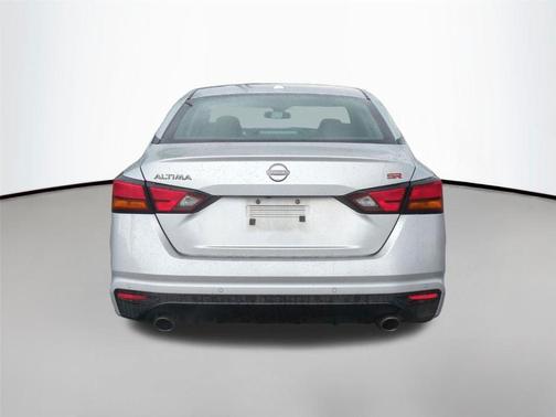 Brilliant Silver Metallic 2024 Nissan Altima SR FWD