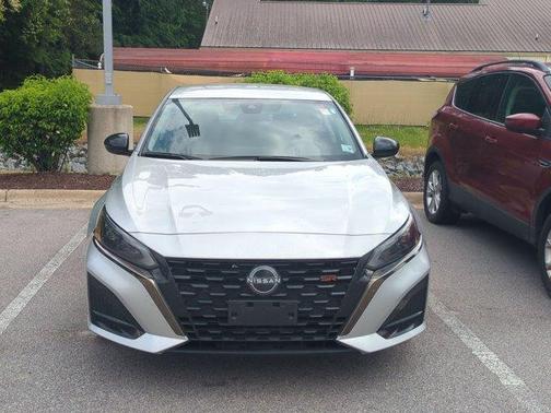 Brilliant Silver Metallic 2024 Nissan Altima SR FWD