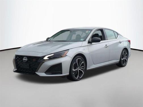 Brilliant Silver Metallic 2024 Nissan Altima SR FWD