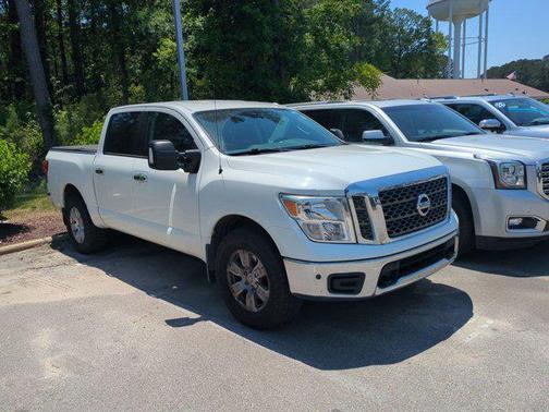 Glacier White 2018 Nissan Titan SV