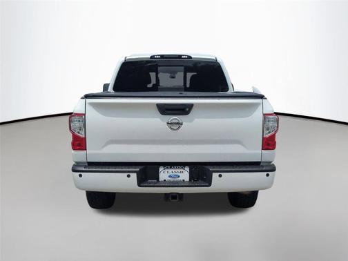 Glacier White 2018 Nissan Titan SV