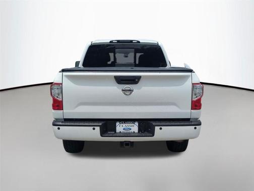Glacier White 2018 Nissan Titan SV