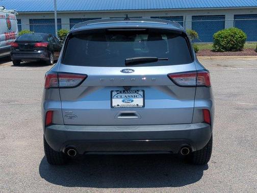 Iced Blue Silver Metallic 2022 Ford Escape SE