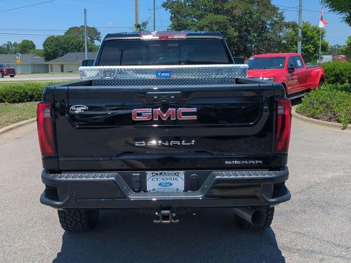 Onyx Black 2025 GMC Sierra 2500 Denali